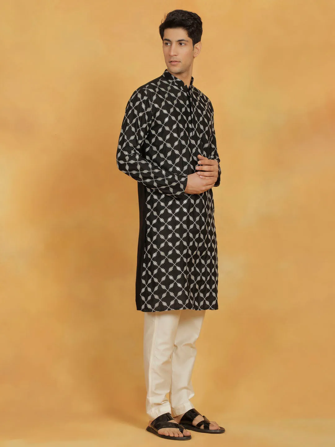 VASTRAMAY Embroidered Cotton Kurta Pyjama Set