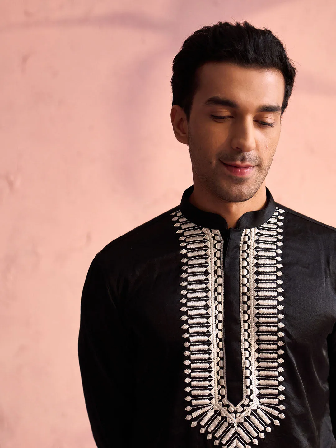 Vastramay Men's Black Silk Embroidered Kurta