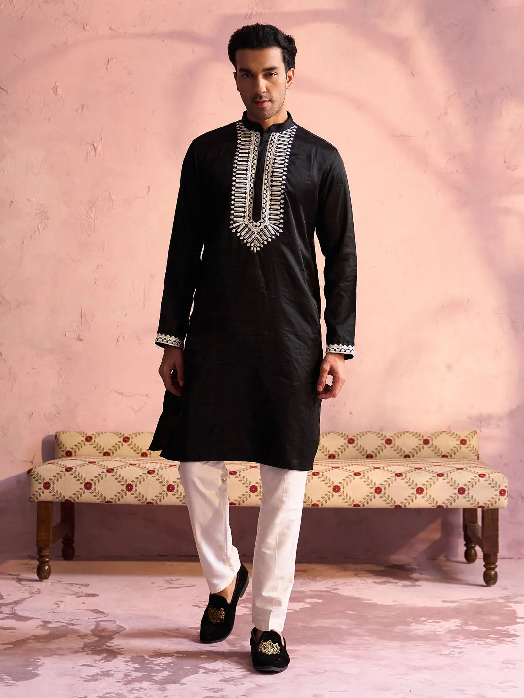 Vastramay Men's Black Silk Embroidered Kurta