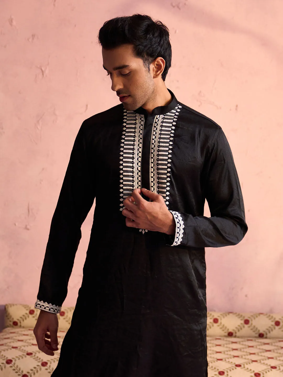 Vastramay Men's Black Silk Embroidered Kurta